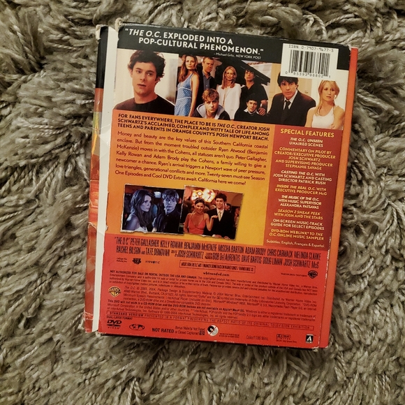 The OC Season 1 DVD Box Set - Picture 2 of 2